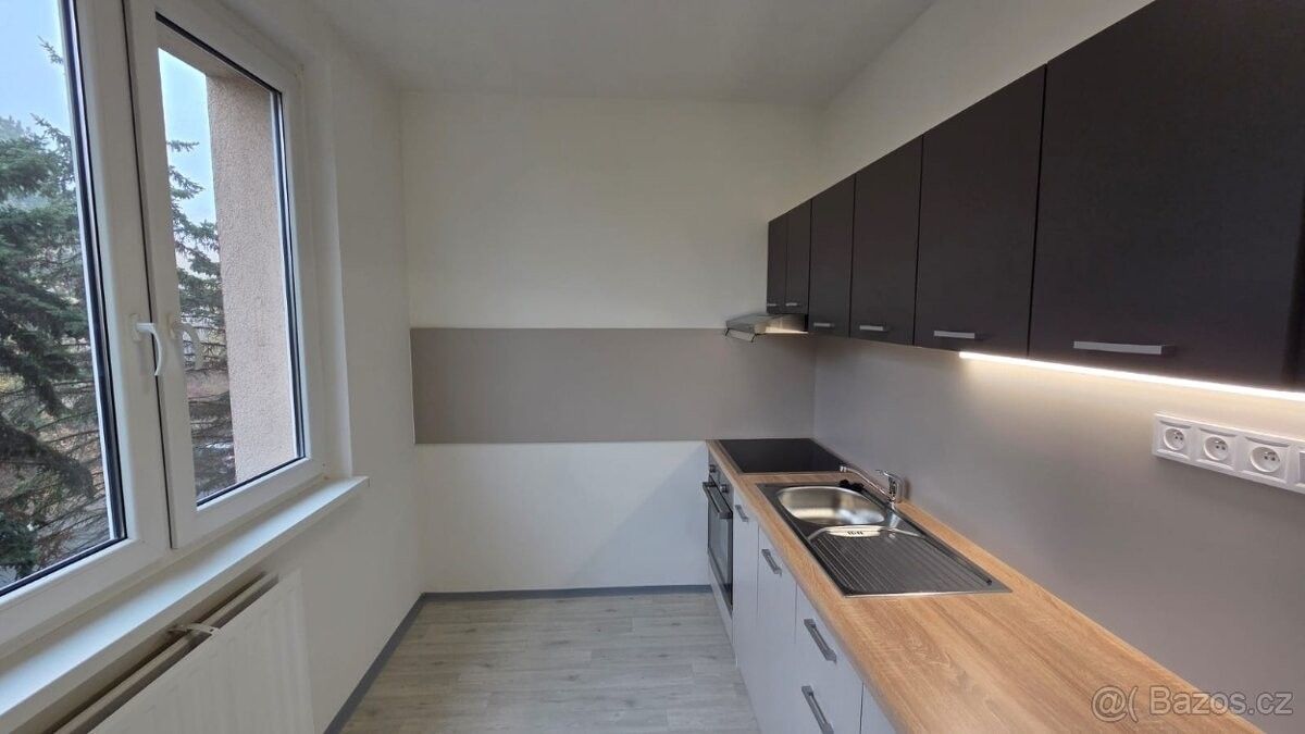 Pronájem byt - Chomutov, 430 04