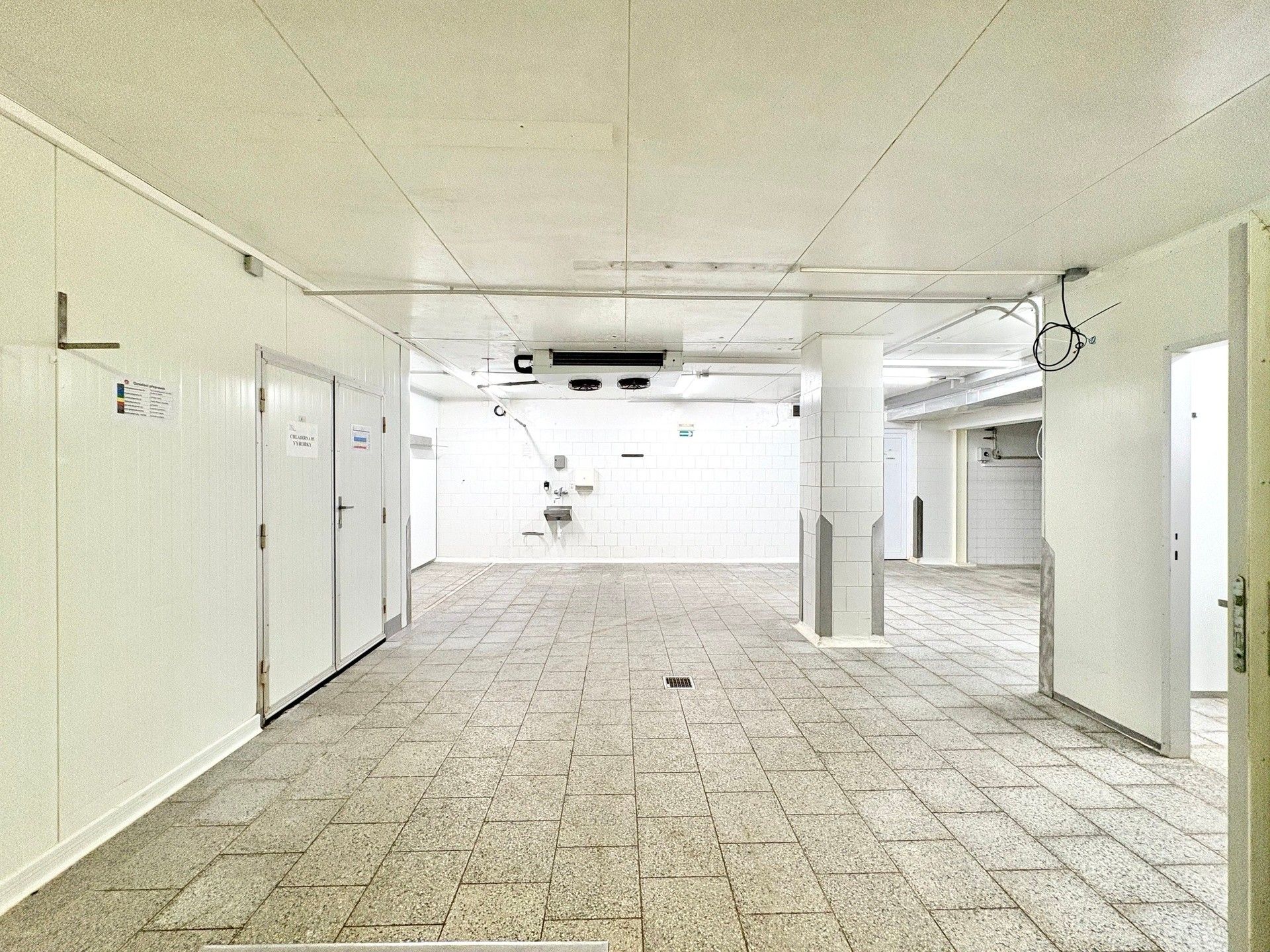Sklady, U vlečky, Brno Komárov, 152 m² - 2