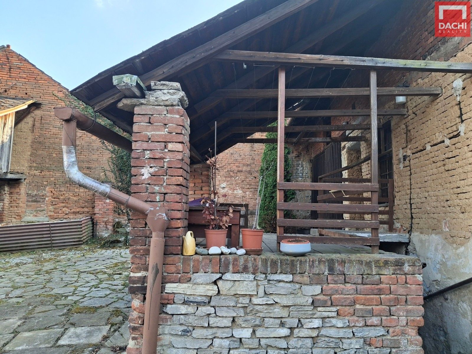 Pozemek pro bydlení · 370 m² · Charváty - 4
