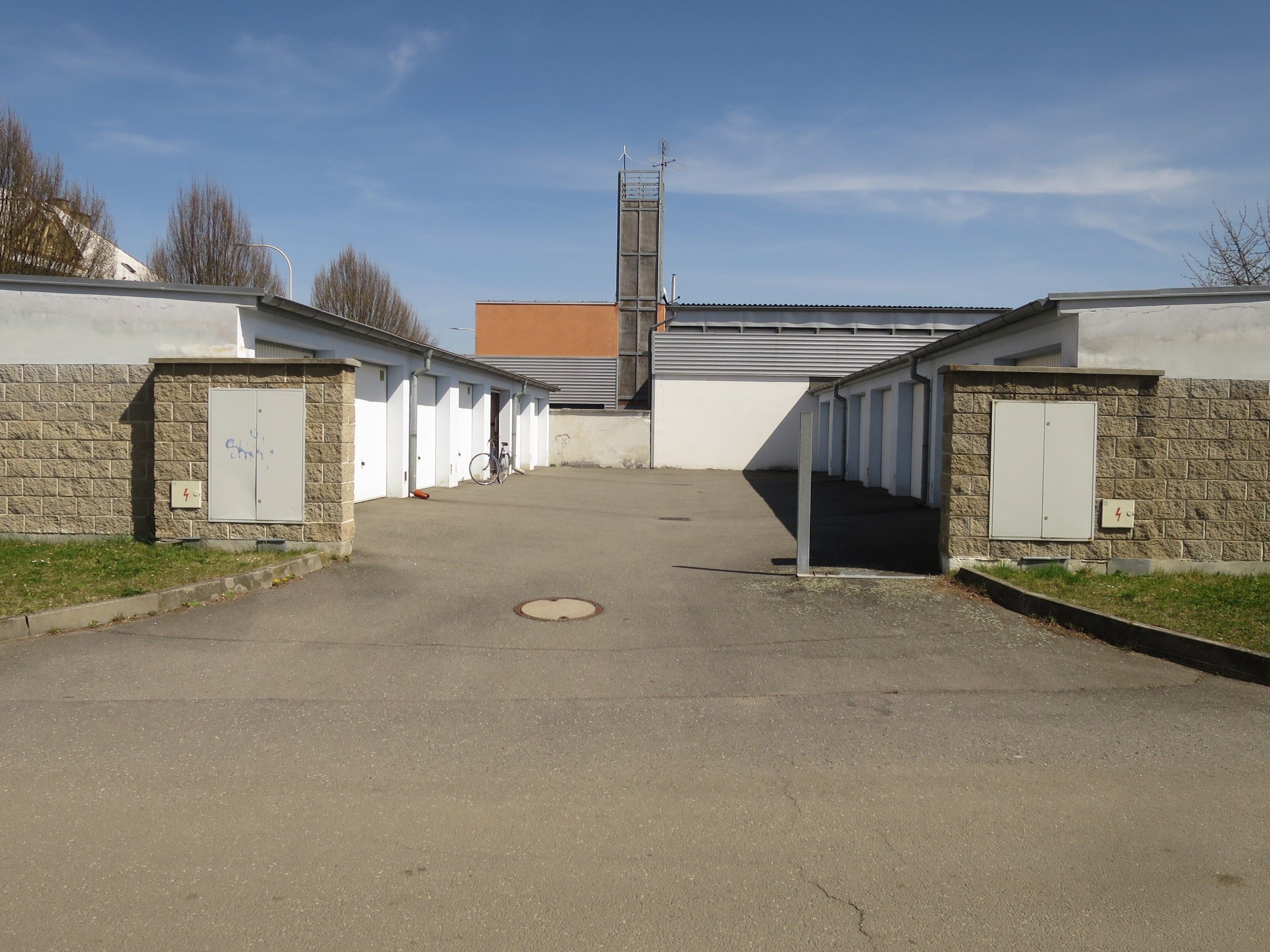 Garáže, Bydlinského, Tábor, 20 m² - 1