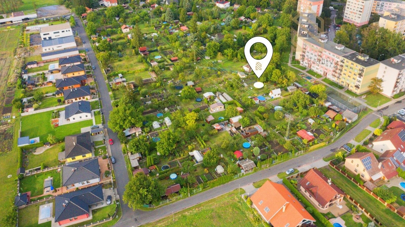 Zahrady, Louny, 684 m²