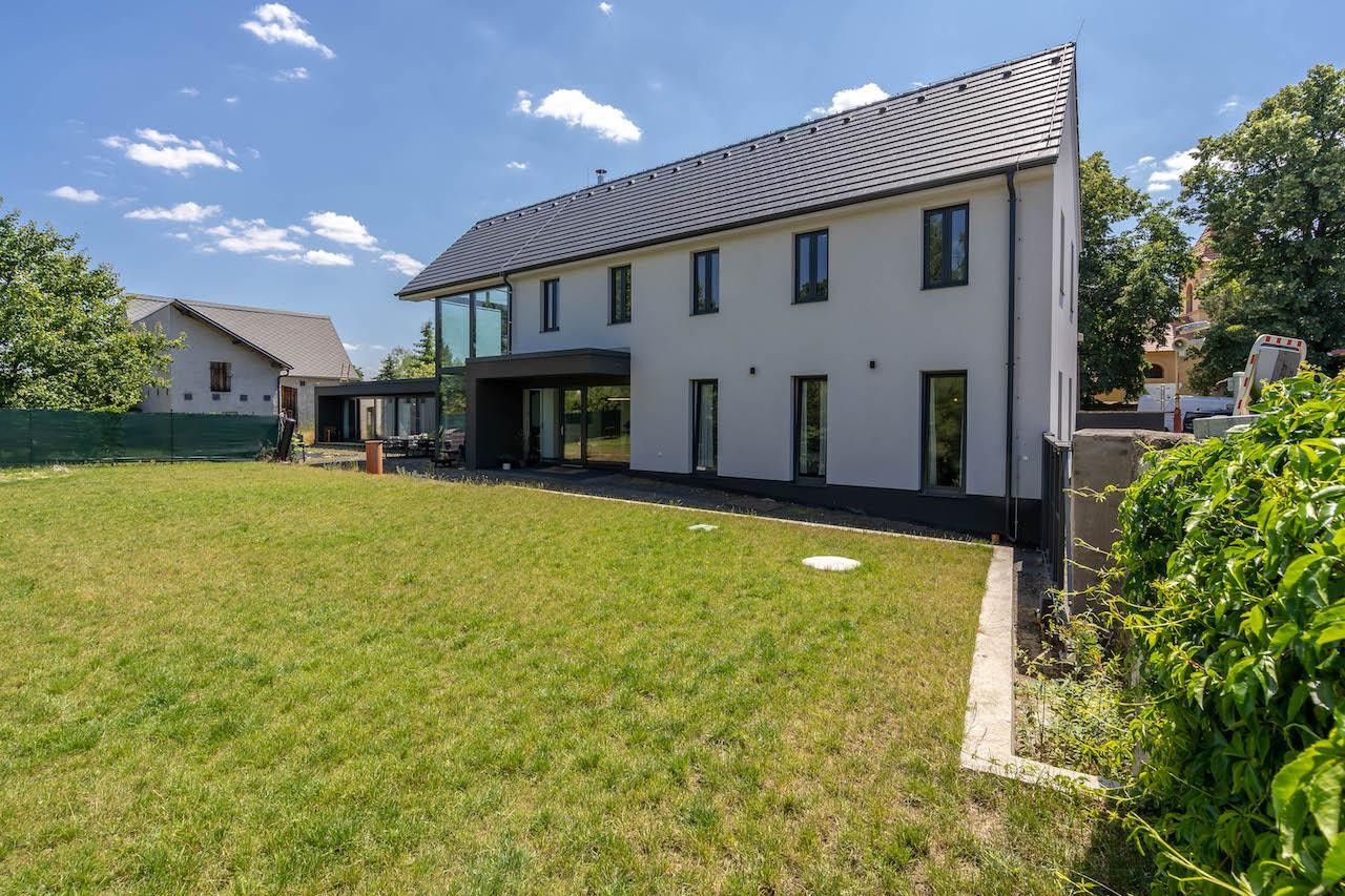 Rodinné domy, Černěves, 237 m²