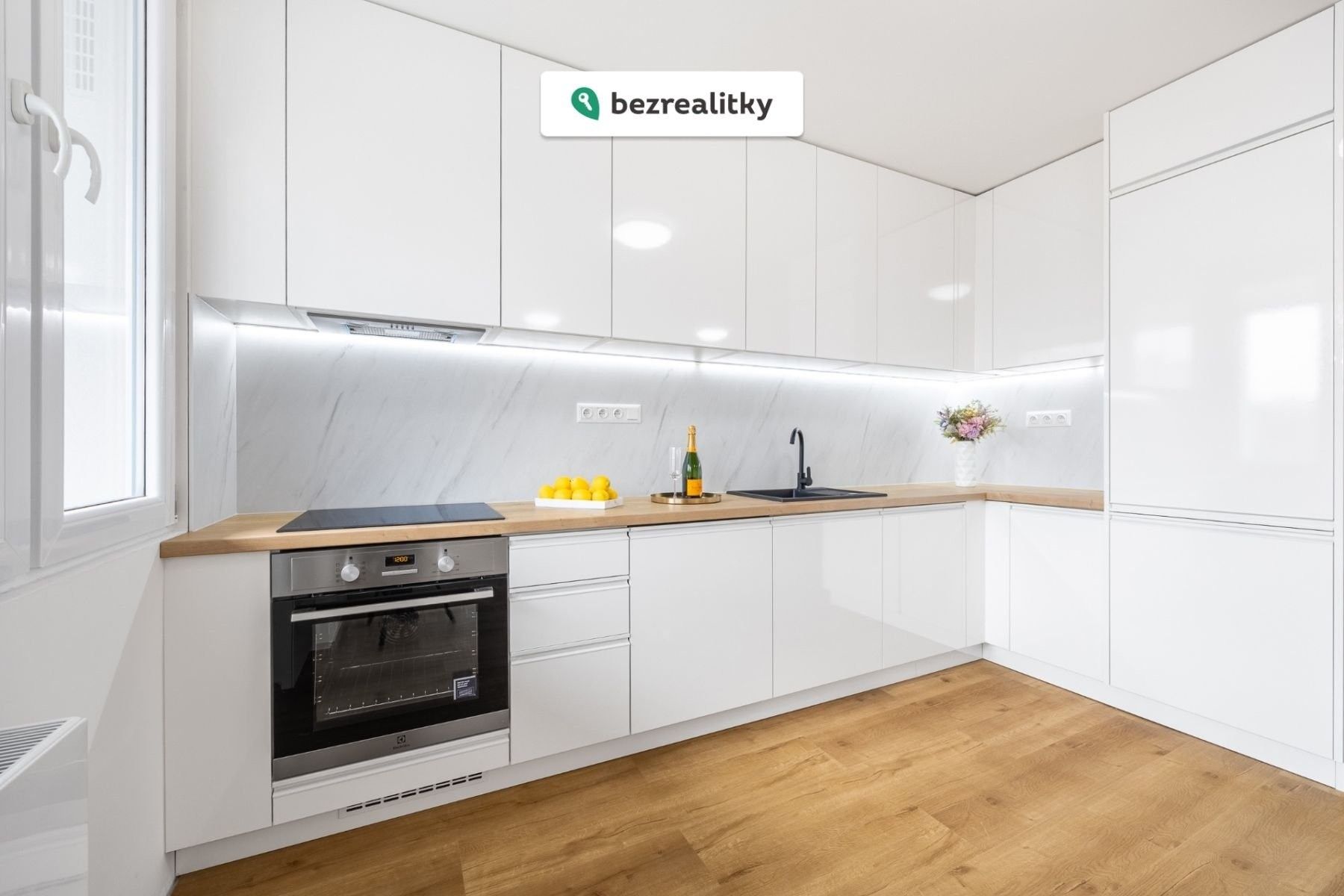 3+kk, Molákova, Praha, 69 m²