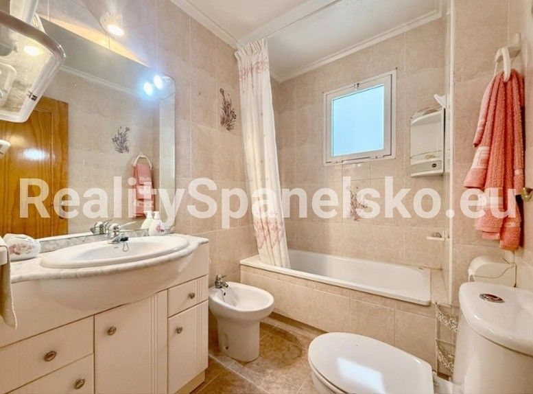 Byty, 987 66, Zahraničí