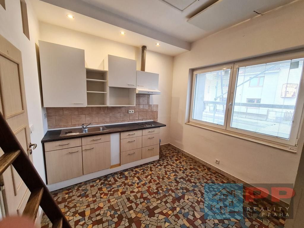 2+kk, Petra Bezruče, Pečky, 35 m²