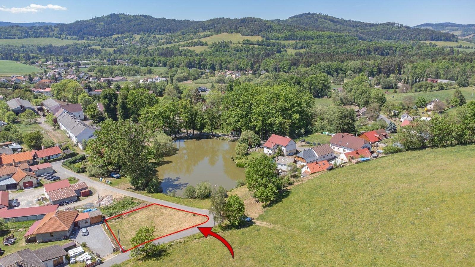 Pozemek pro bydlení, 716 m²