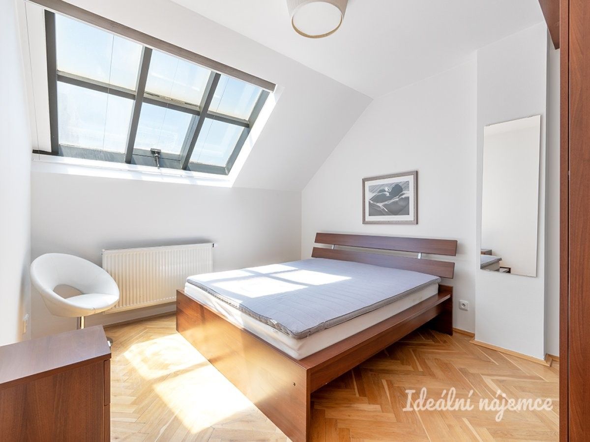 Byt 2+kk · 69 m² · Francouzská, Praha - 3