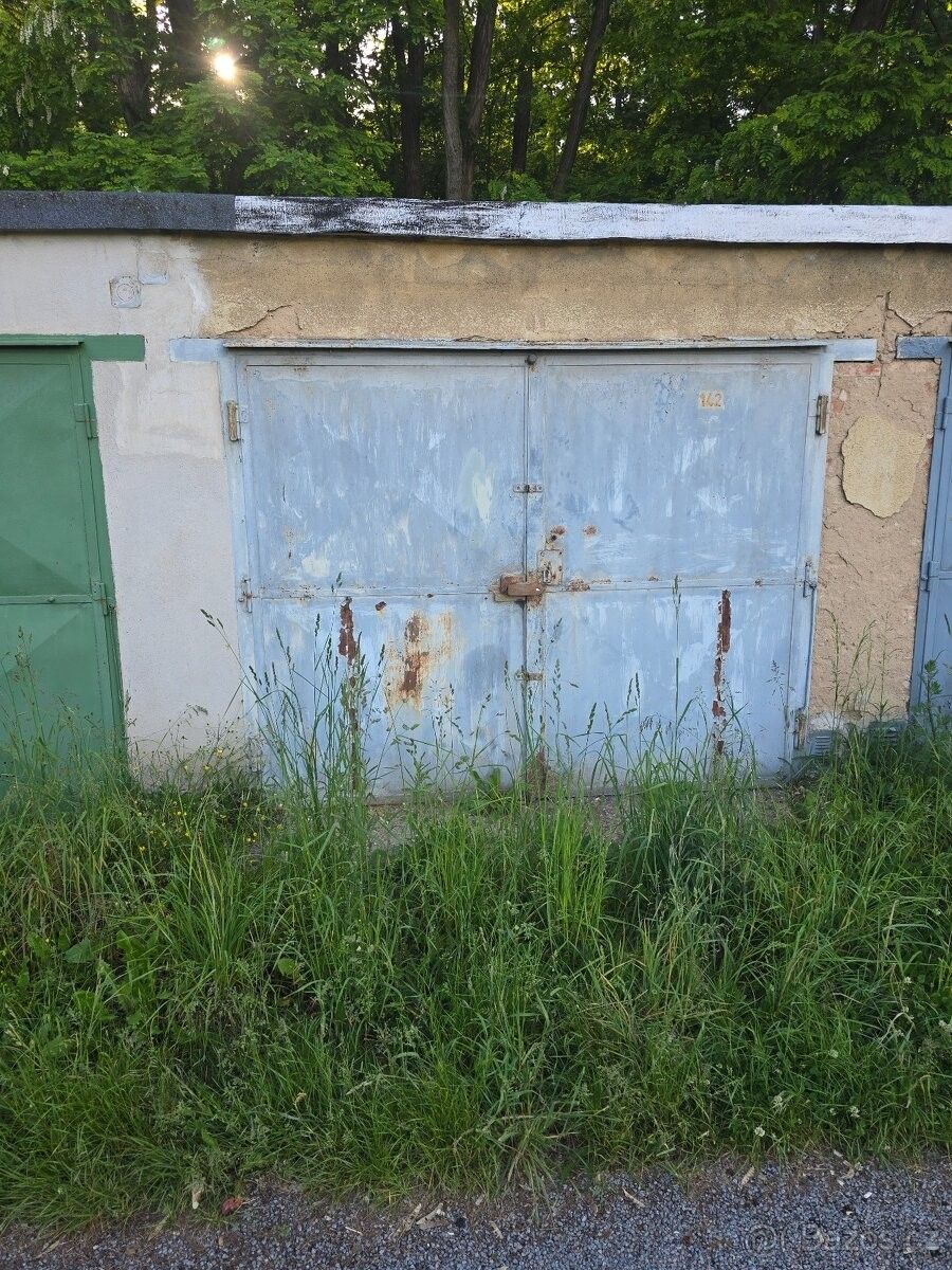 Pronájem garáž - Chvaletice, 533 12