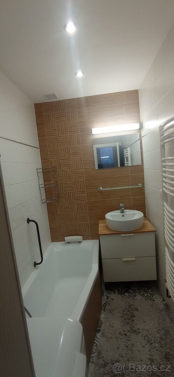 Byty, Strážnice, 696 62