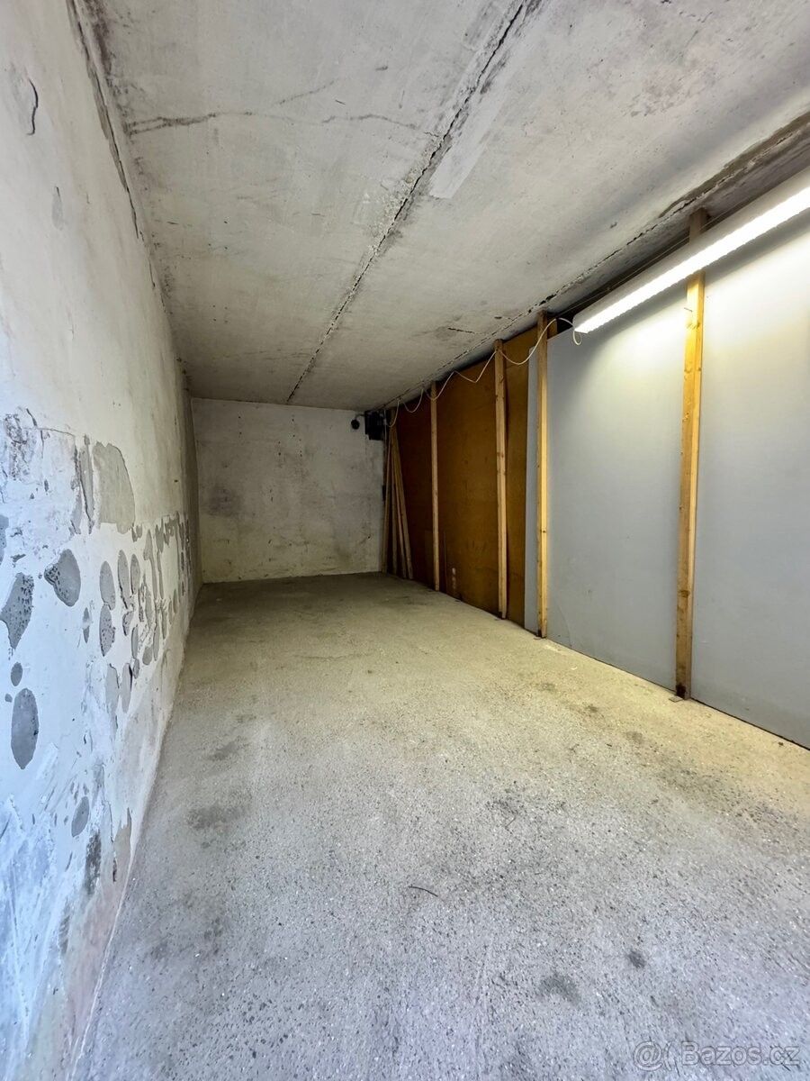 Garáže, Jihlava, 586 01 - 2