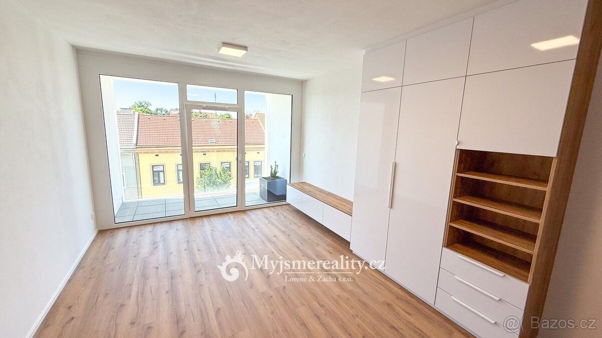 Pronájem byt - Znojmo, 669 02