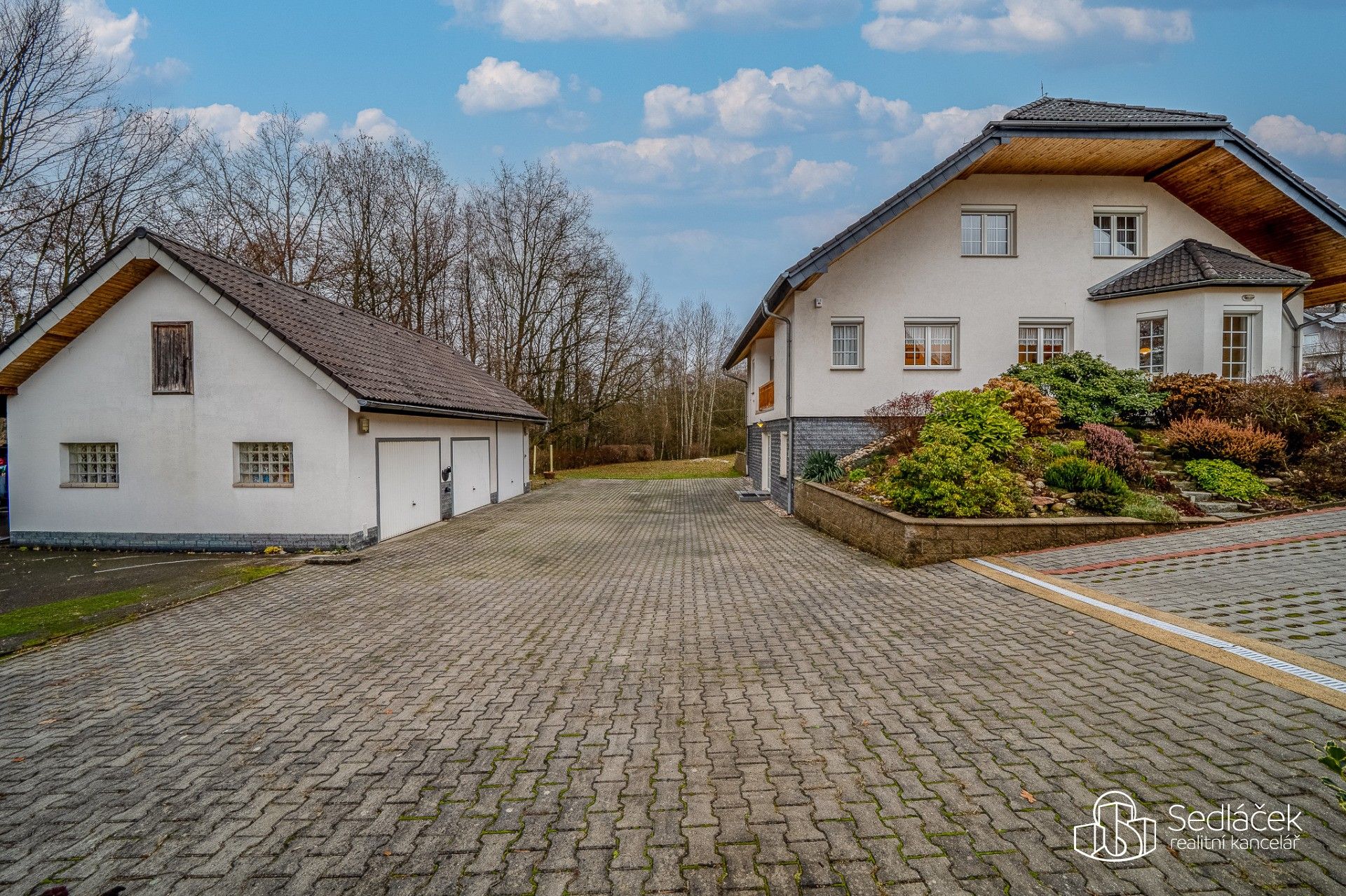 Prodej rodinný dům - Sokolovská, Loket, 335 m²