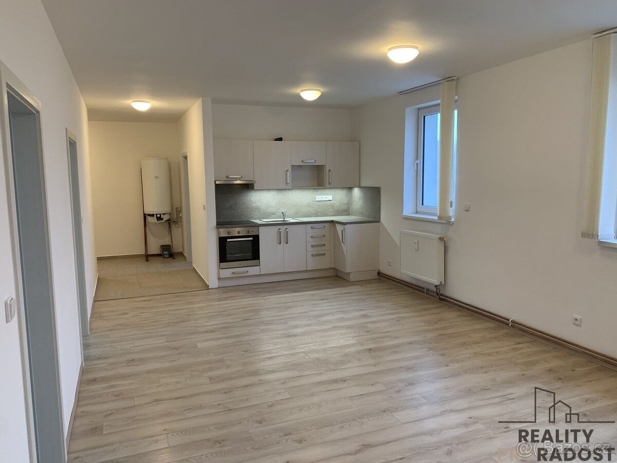 Byty, Ledenice, 373 11