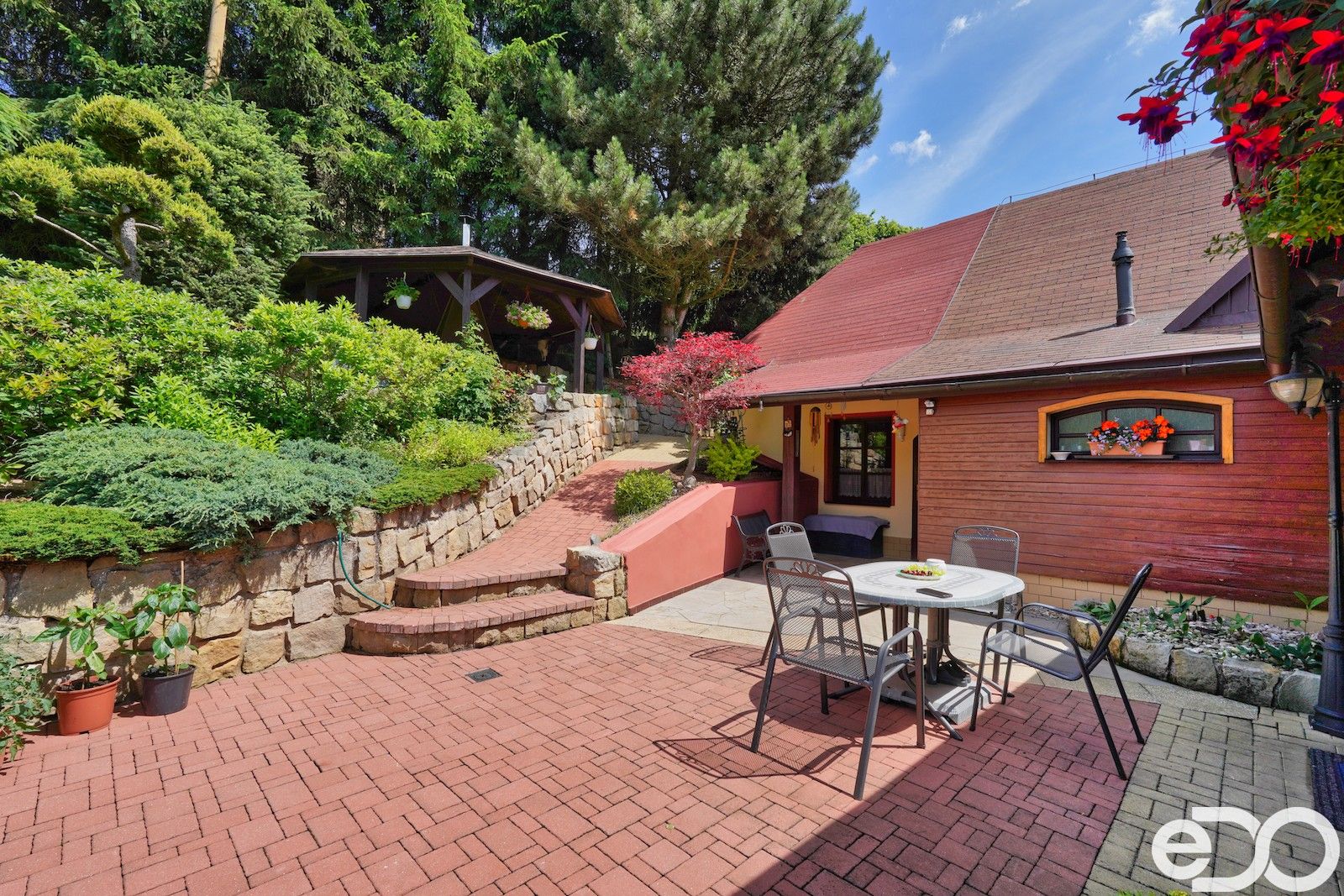 Prodej rodinný dům - Radeč, Úpice, 250 m²