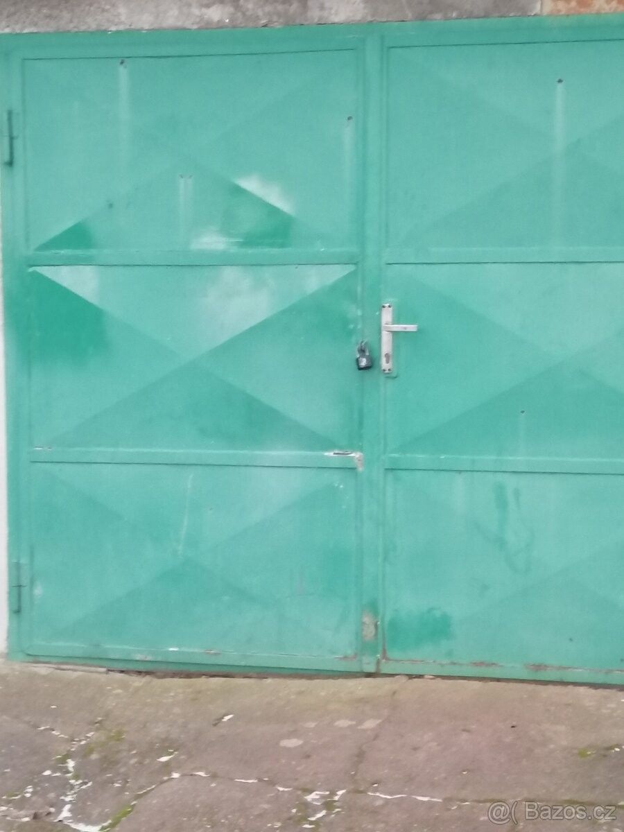 Garáže, Děčín, 405 02