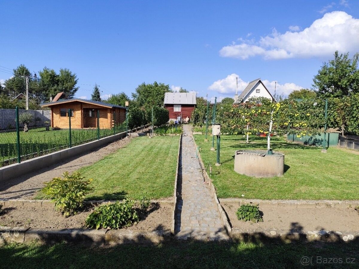 Zahrady, Dubňany, 696 03