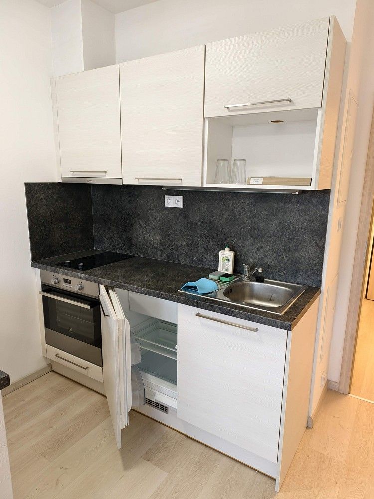 Byt 1+kk · 27 m² · Praha - Stodůlky, okres Praha 13, Hlavní město Praha - 3