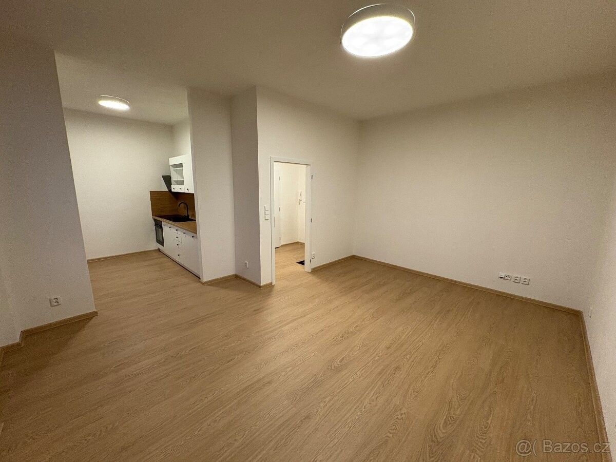 Pronájem byt - Znojmo, 669 02