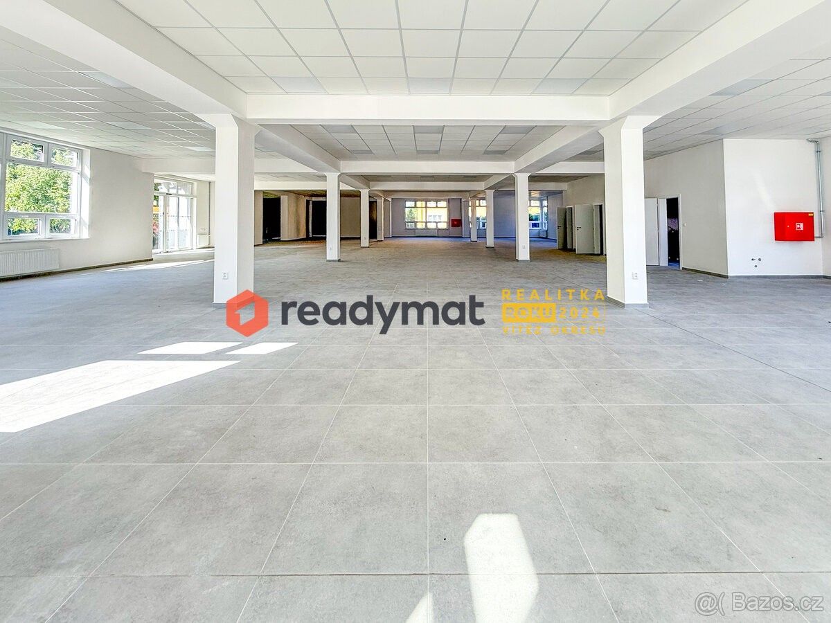 Obchodní prostory, Hodonín, 695 01