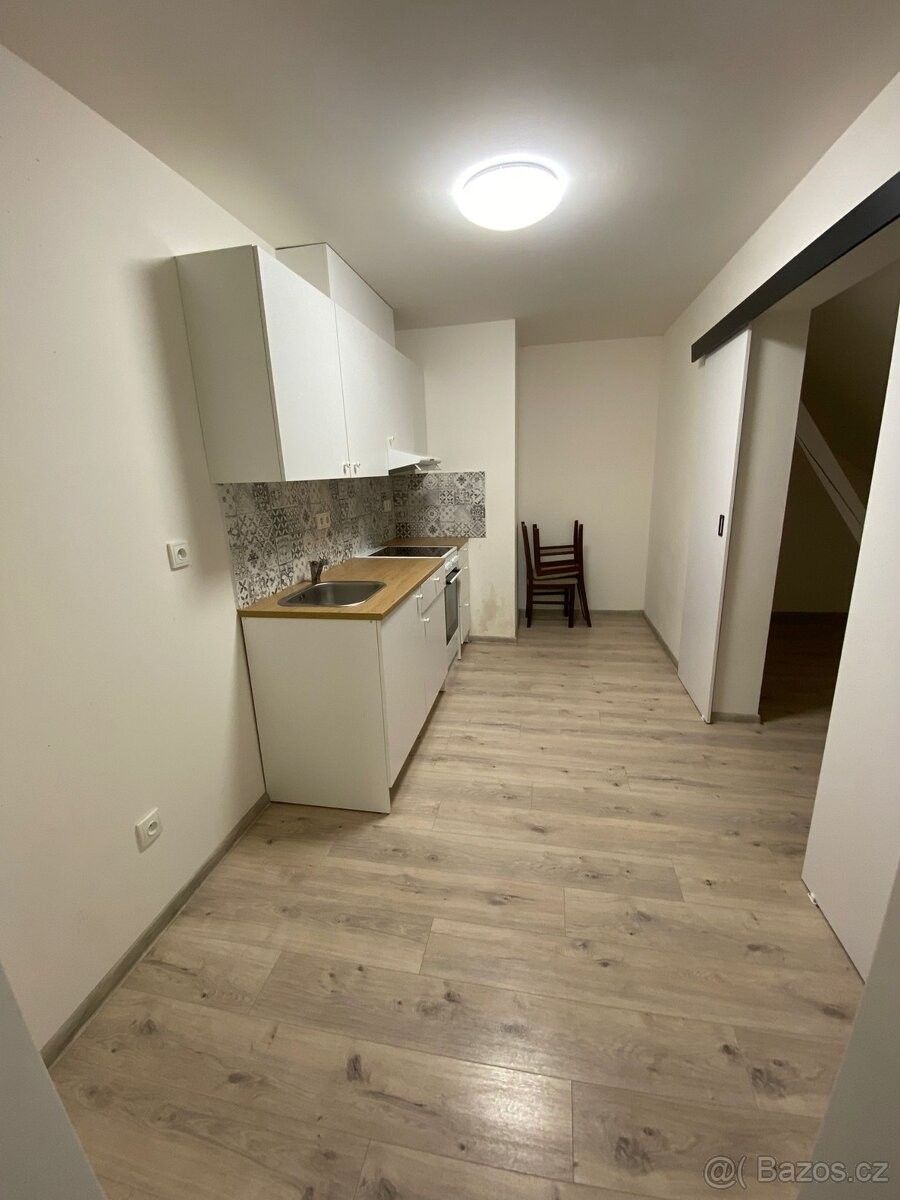 Pronájem byt - Strážnice, 696 62