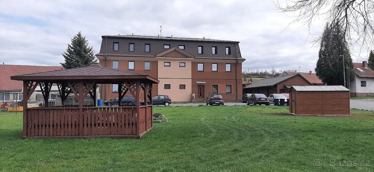 Byty, Kolín, 280 02