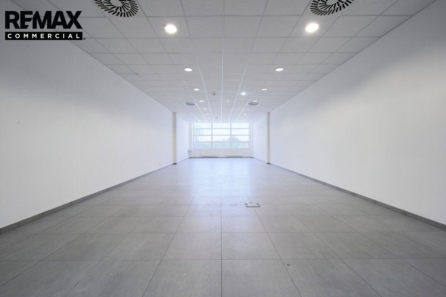 Obchodní prostory · 301 m² · Praha - Černý Most, okres Praha 14, Hlavní město Praha - 4