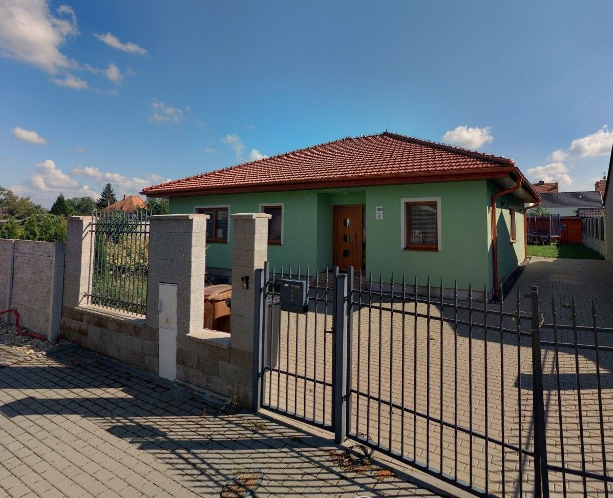 Rodinné domy, Kobzíkova 3585, Břeclav, 120 m² - 1