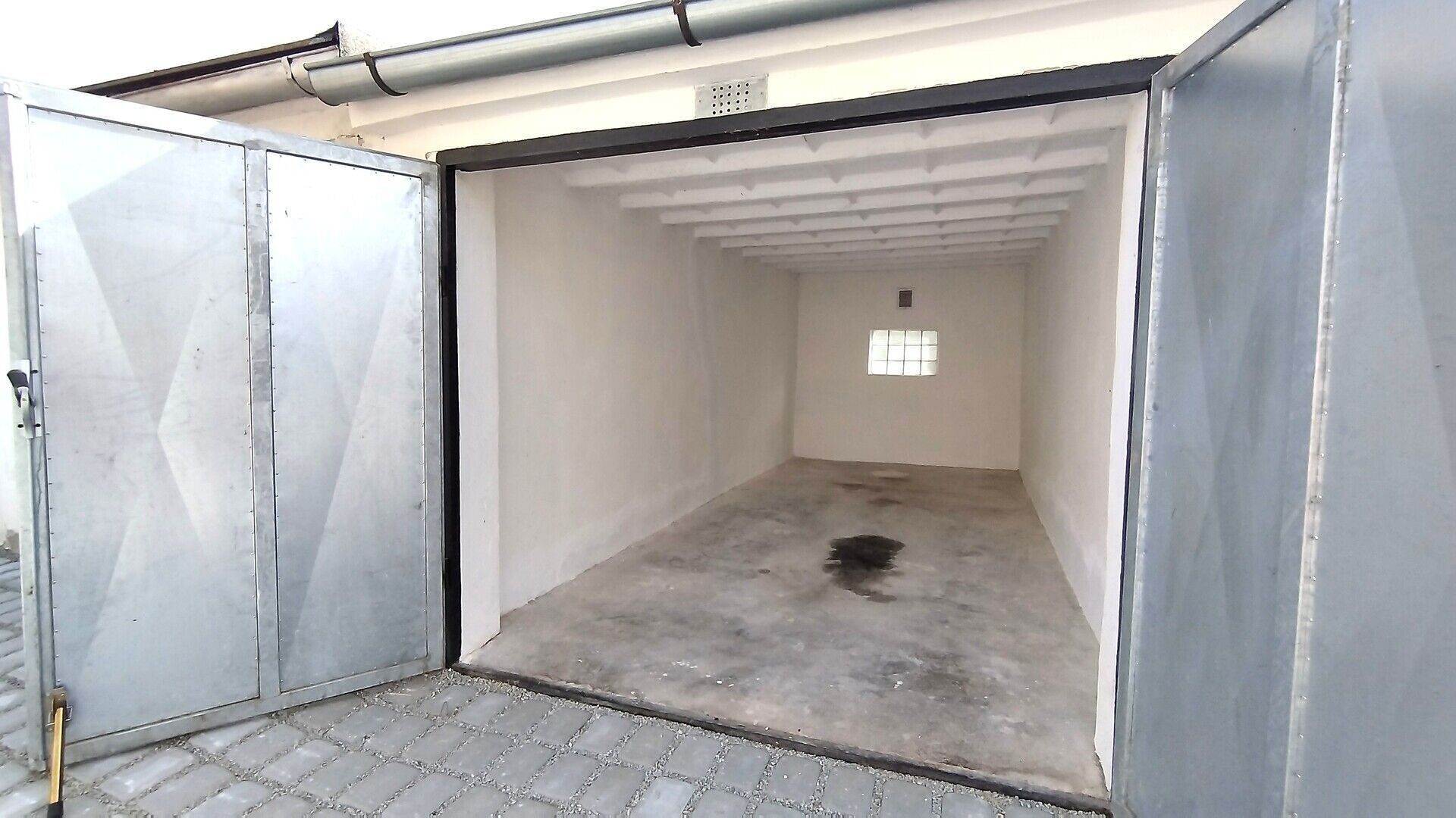 Pronájem garáž - Ak. Bydžovského, Veselí nad Lužnicí I, 20 m² - 5