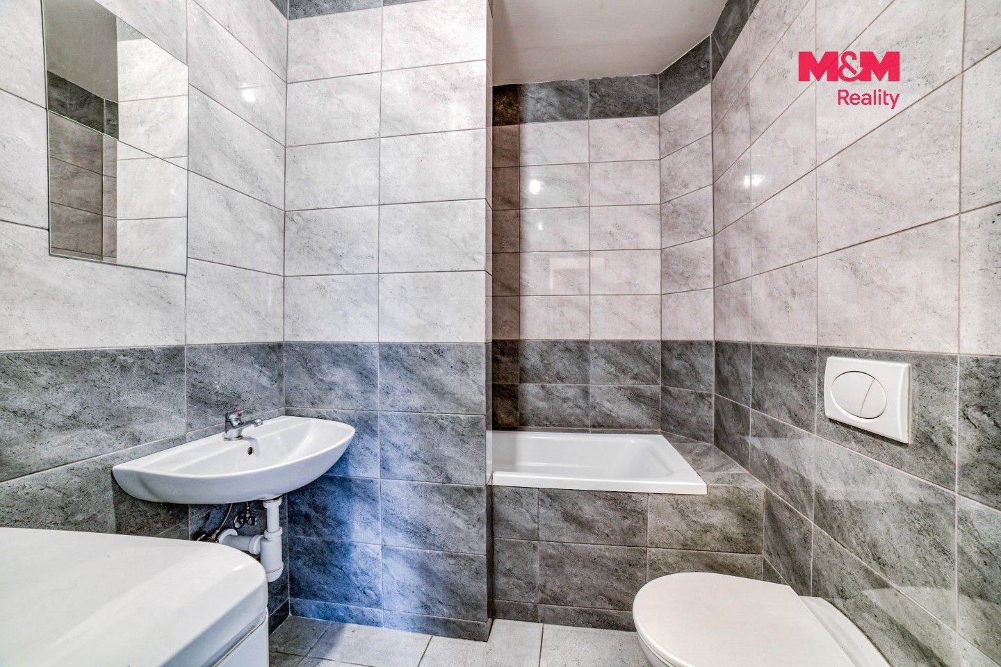 Činžovní dům · 360 m² · Tovární, Nová Role - 4