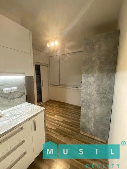 Pronájem byt 2+1 - Černá cesta, Olomouc, 56 m²