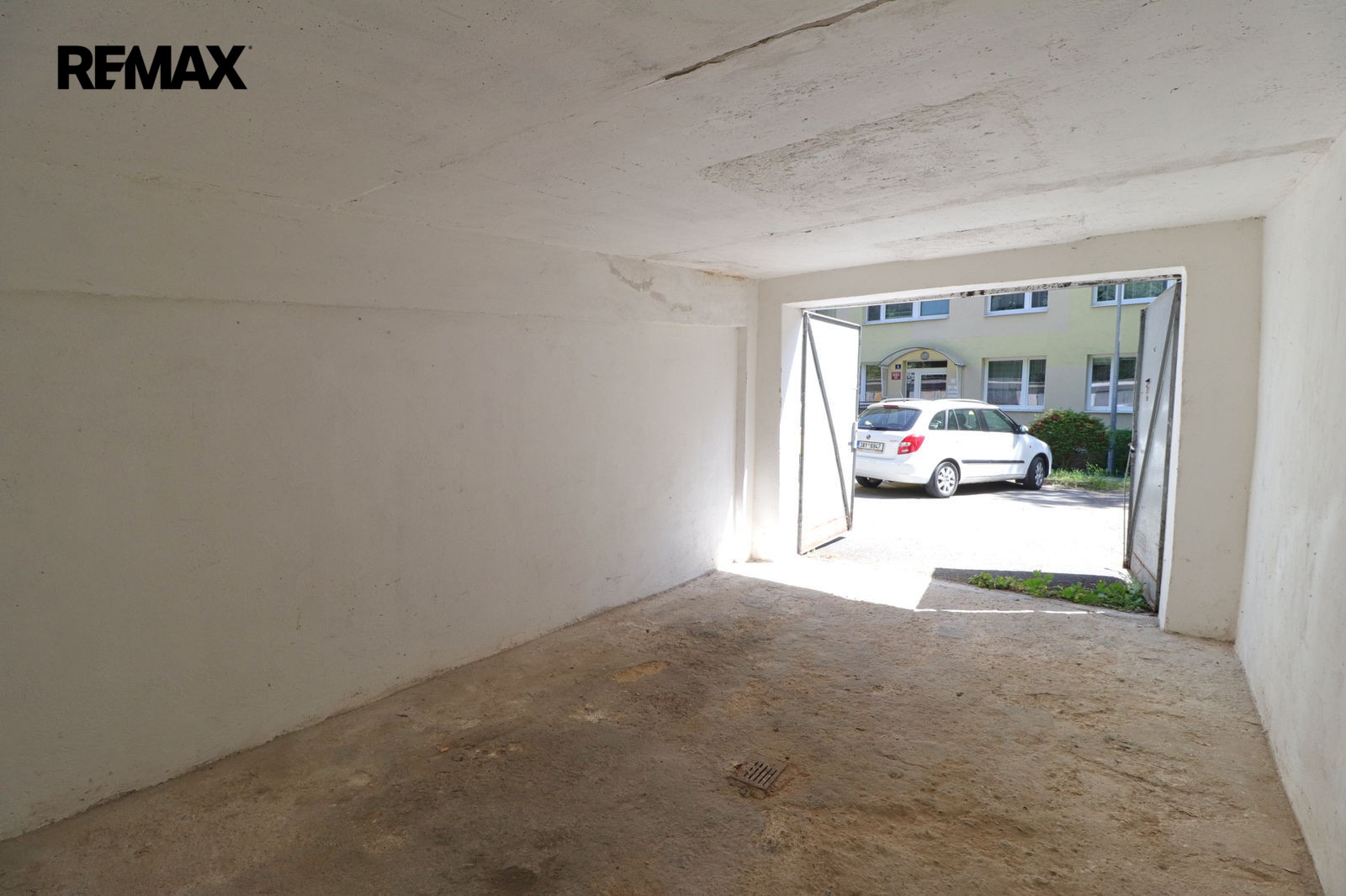 Prodej garáž - Dubrovnická 1053, Praha Košíře, 16 m² - 5