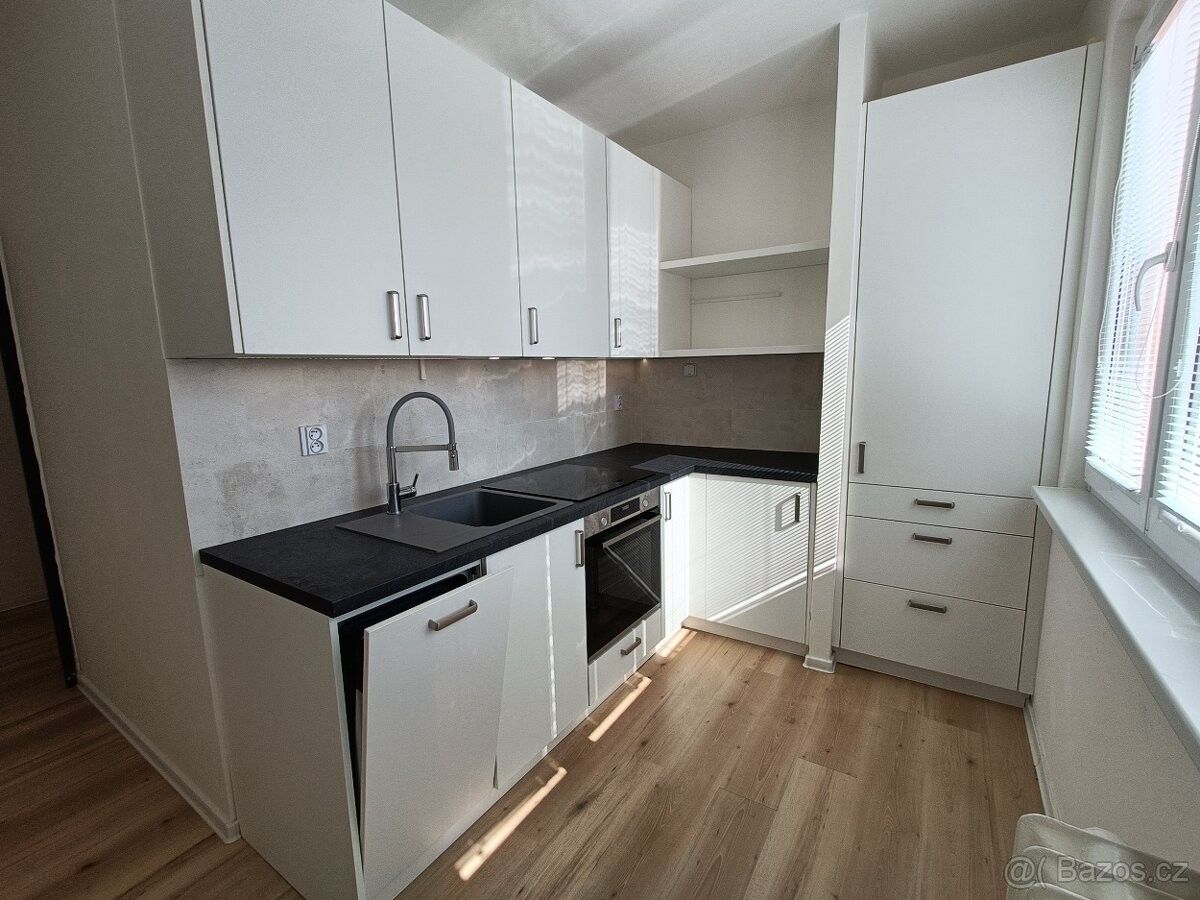 Byty, Odolena Voda, 250 70