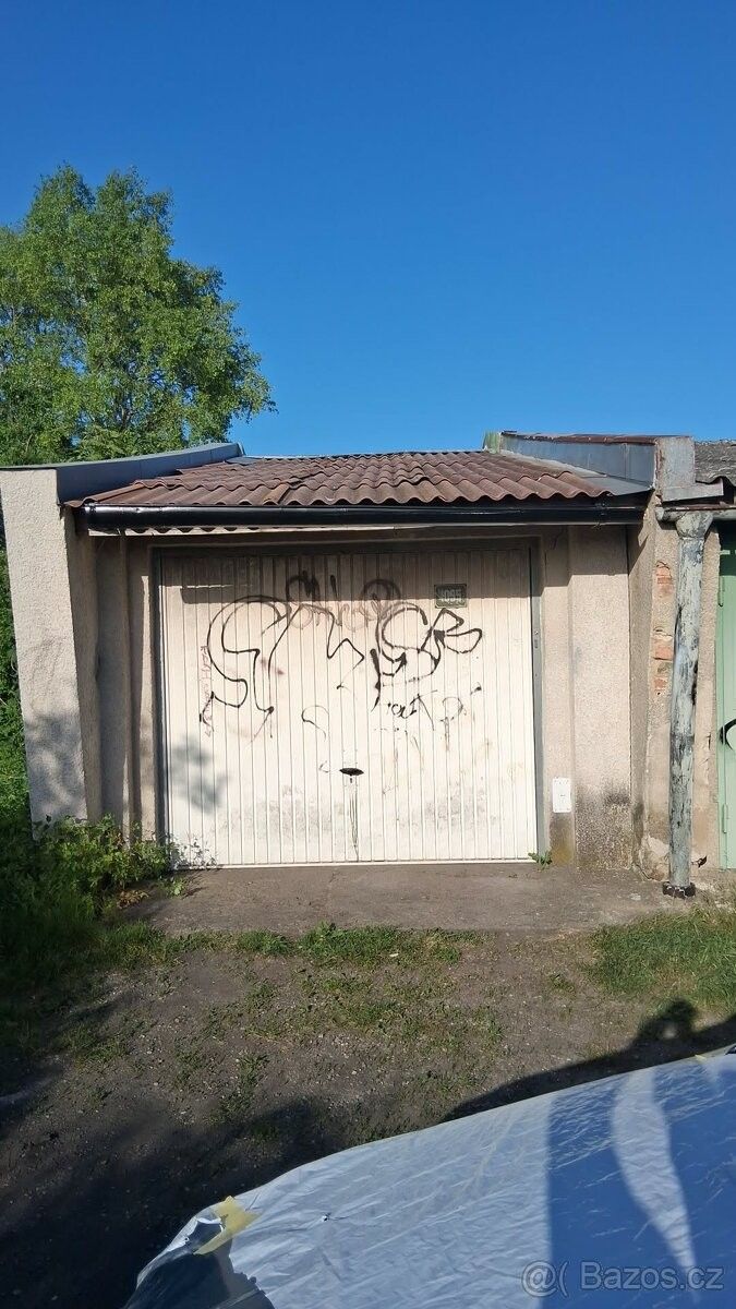Garáž · Louny, 440 01 - 3