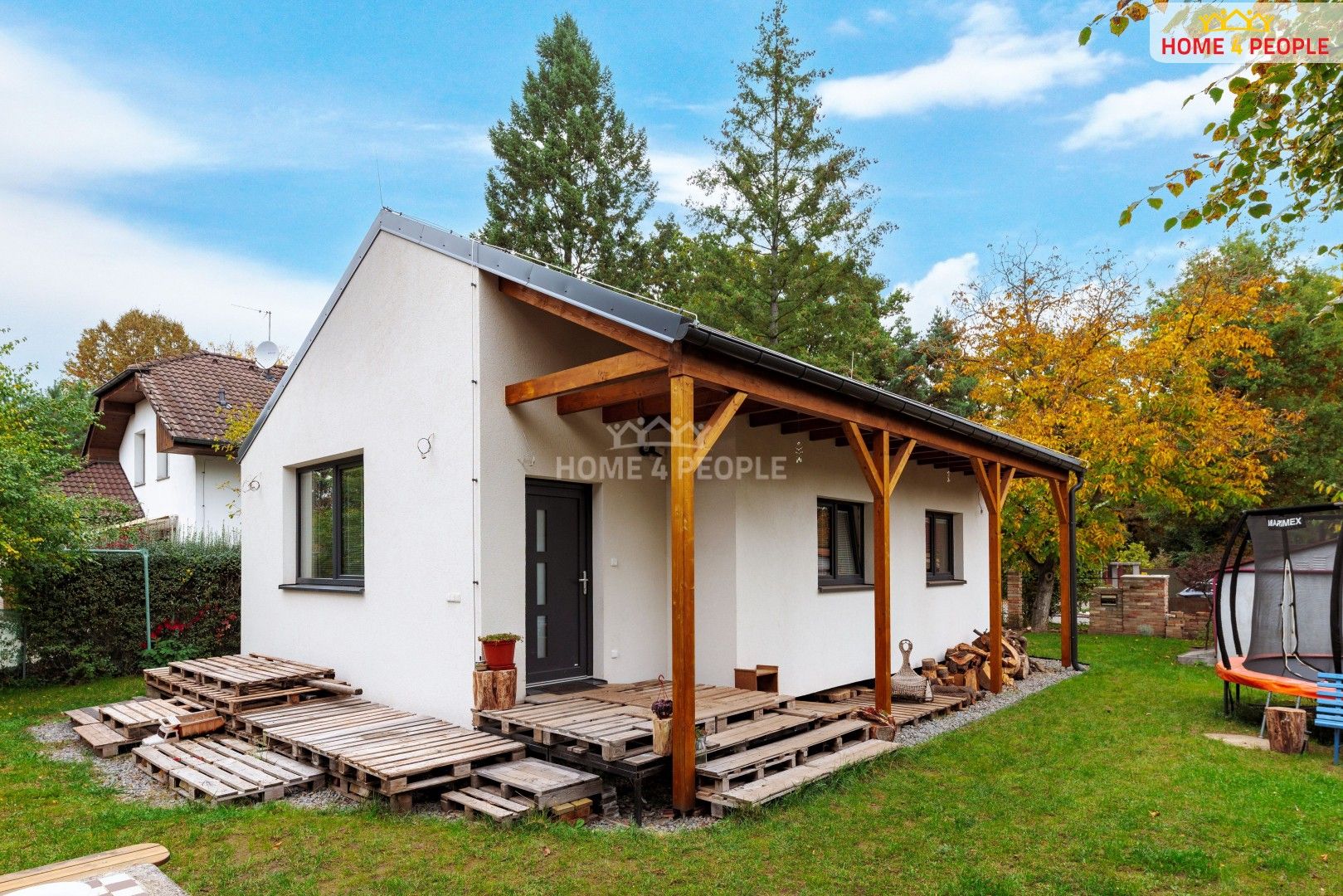 Chaty, B. Němcové, Káraný, 58 m²