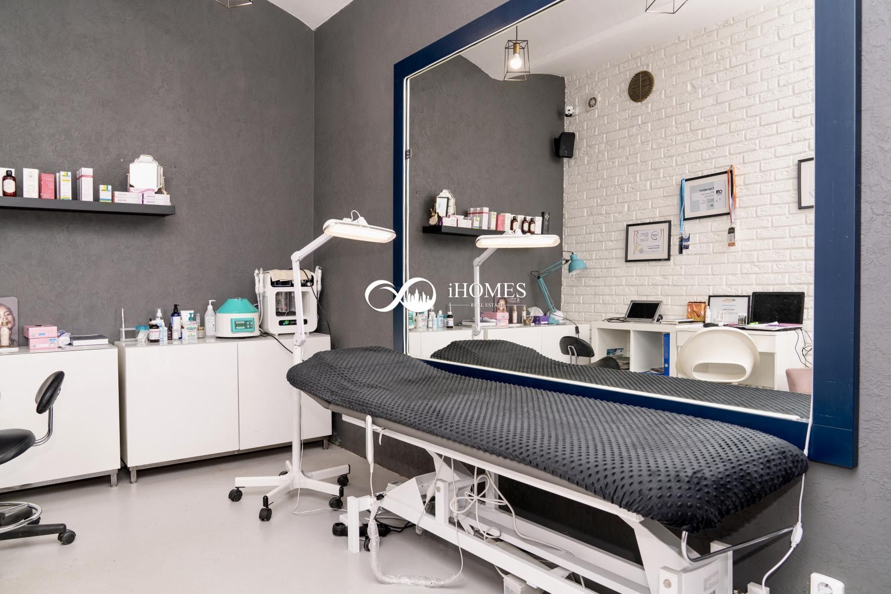 Pronájem obchodní prostory - Korunní, Praha, 136 m²