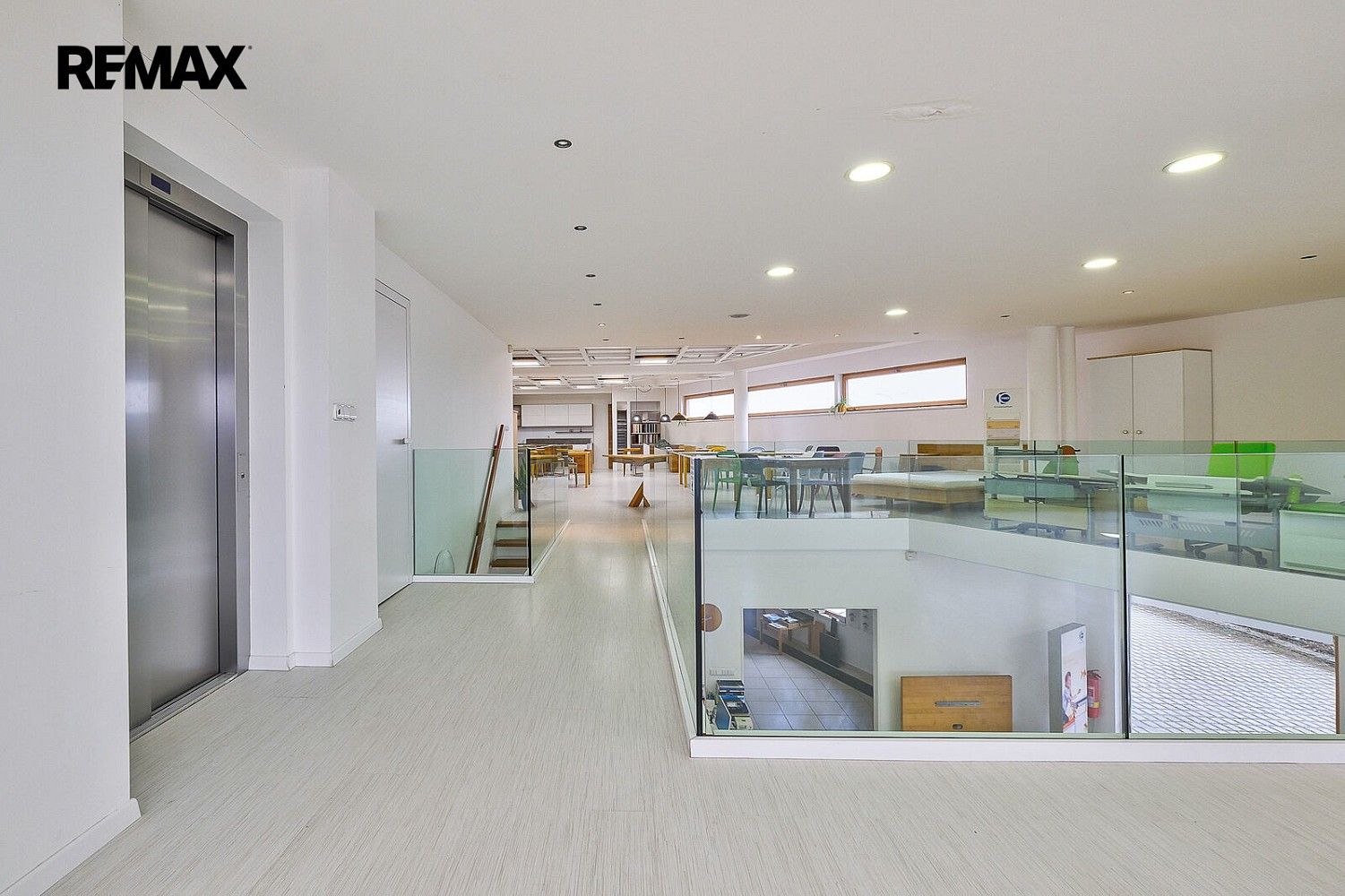 Pronájem obchodní prostory - Praha - Třebonice, okres Praha 17, Hlavní město Praha, 97 m² - 5