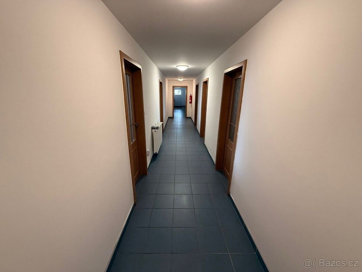 Pronájem kancelář - Hradec Králové, 503 41