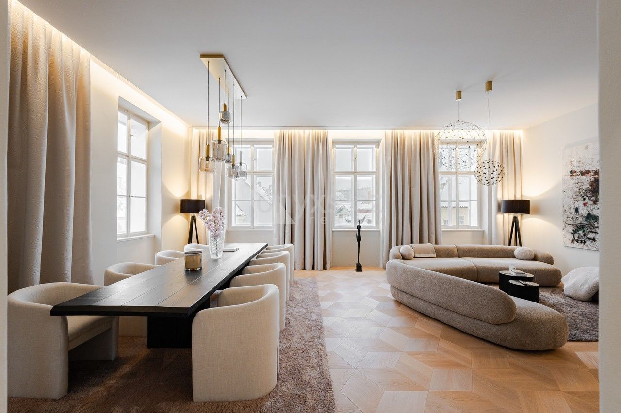 Pronájem byt 5+1 - U obecního dvora, Praha, 210 m²