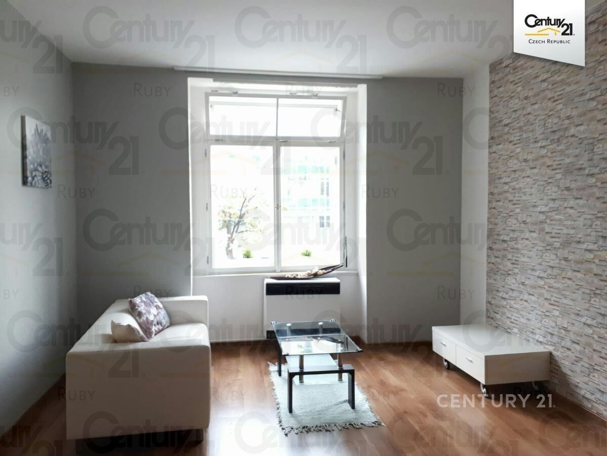 1+1, Jugoslávských partyzánů 678, Praha, 56 m²