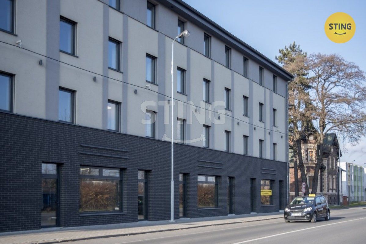 Pronájem obchodní prostory - Jablunkovská  , Český Těšín, 401 m²