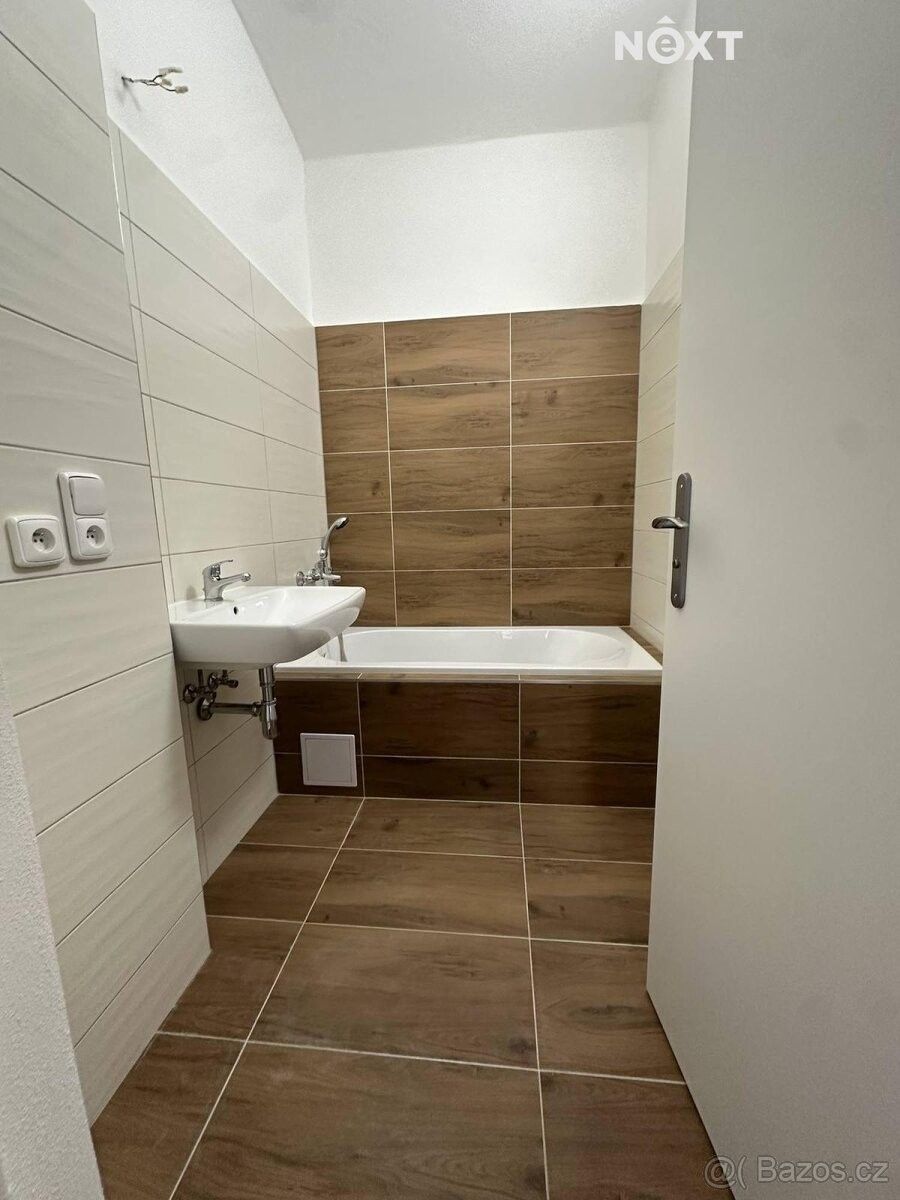 Byty, Chvalšiny, 382 08