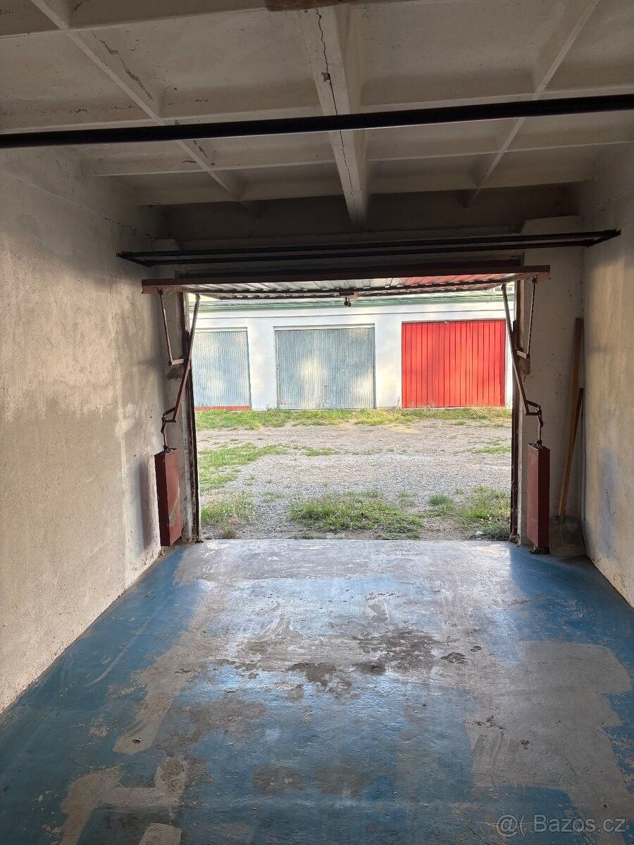 Garáž · Mladá Boleslav, 293 01 - 3