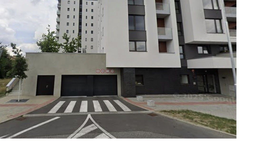 Garáž · 13 m² · V Třešňovce, Praha - Hrdlořezy - 3