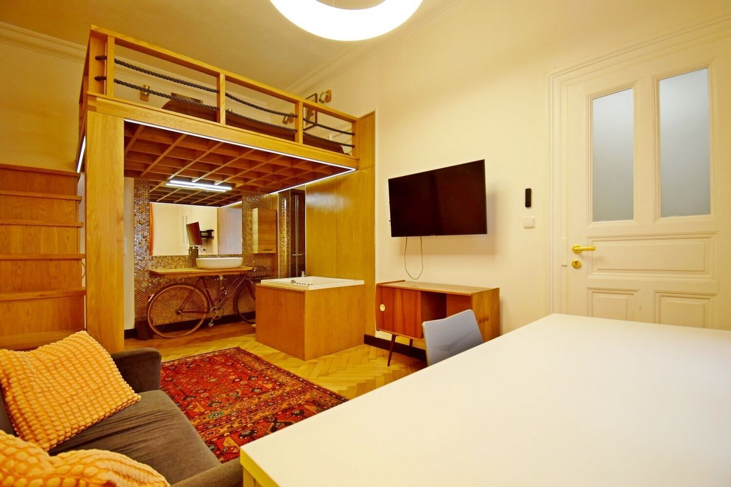 1+1, Hálkova, Praha, 32 m² - 2