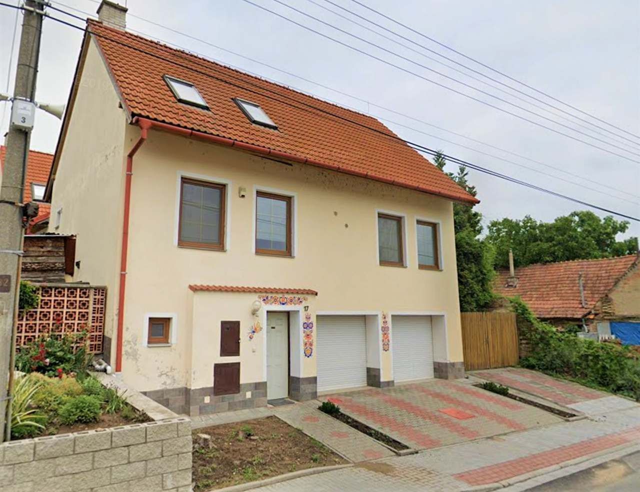 Chaty, Milovice u Mikulova, Jihomoravský kraj - 1