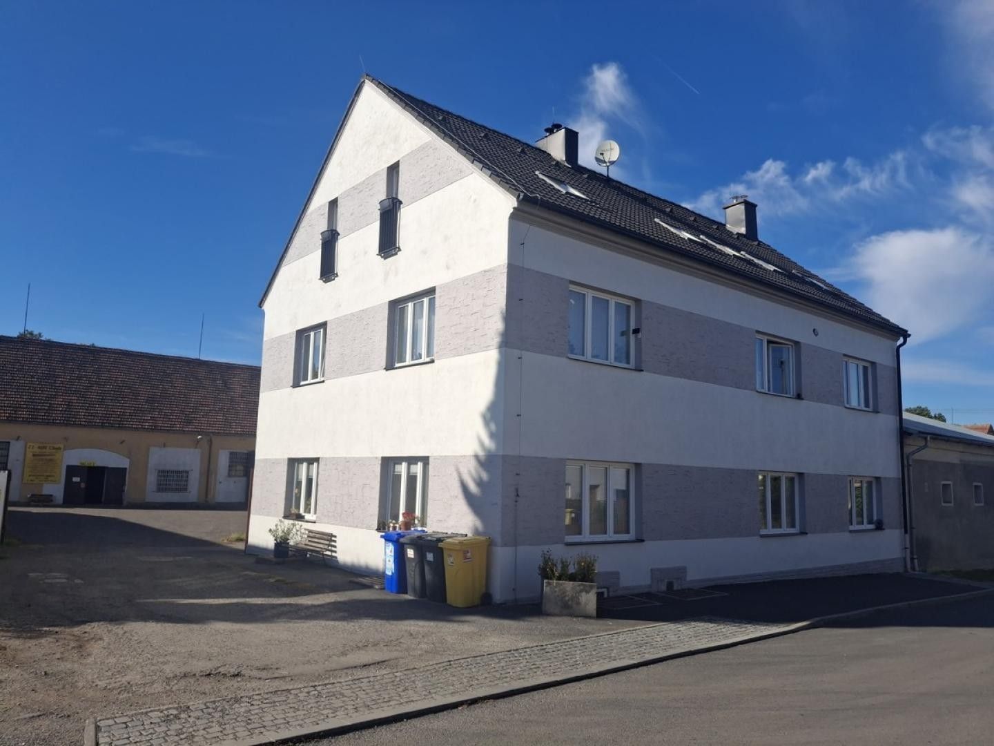 Prodej byt 2+1 - Cheb Horní Dvory, 55 m² - 1