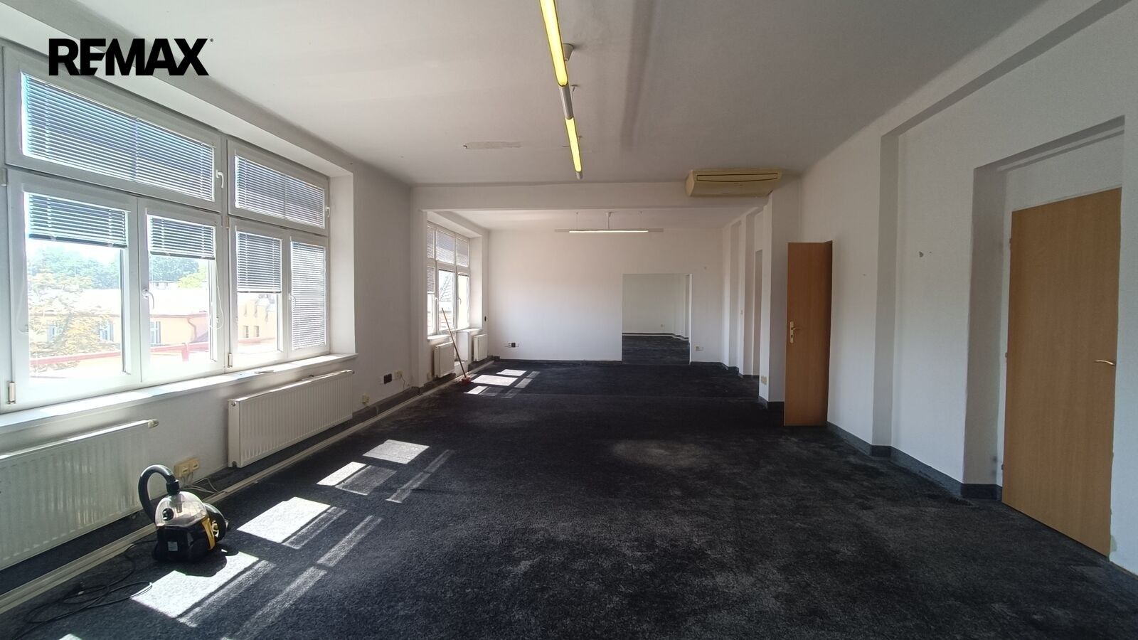 Pronájem kancelář - Holečkova 103, Praha Smíchov, 319 m² - 5