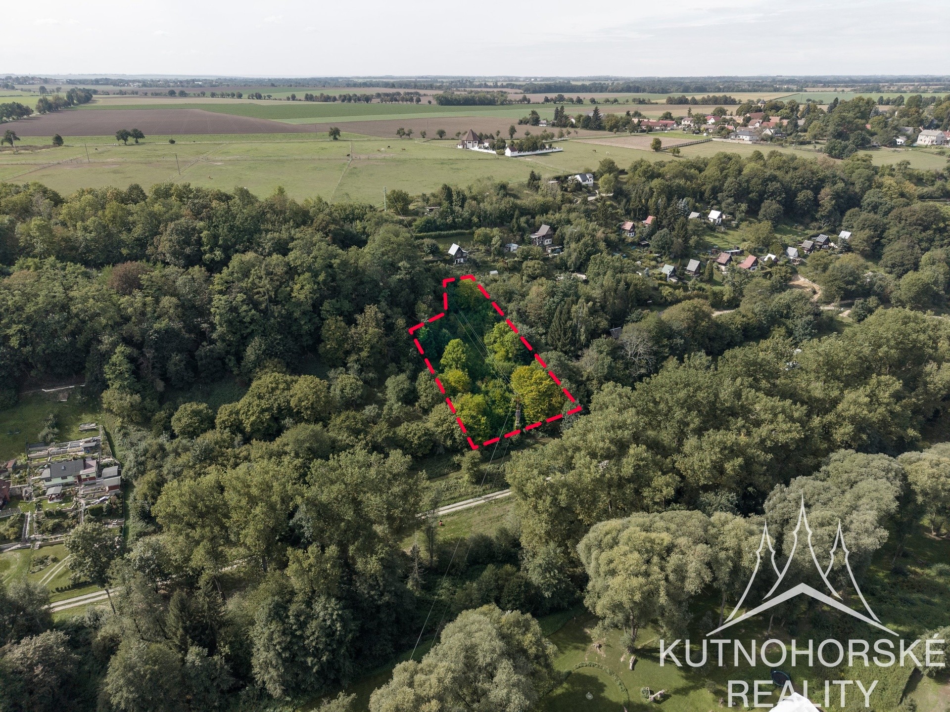 Zahrada · 1 707 m² · Strenice - 4