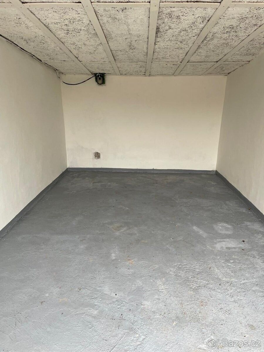 Garáže, Frýdek-Místek, 738 01