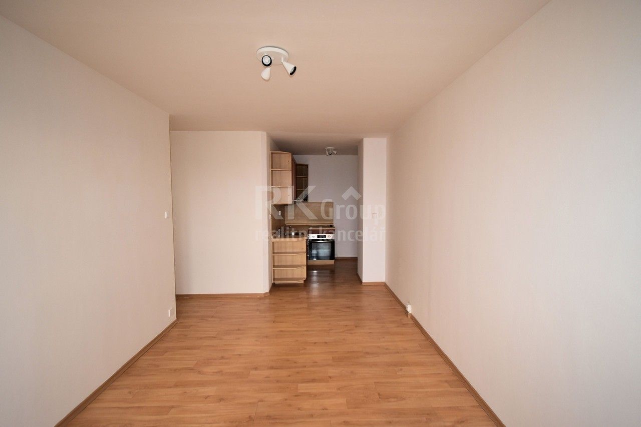 2+kk, Konstantinova, Praha, 42 m²